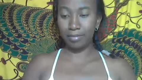 Snapshot of minouch211907 chatting on October 14, 7:31 am minouch211907 online show from October 14, 7:31 am