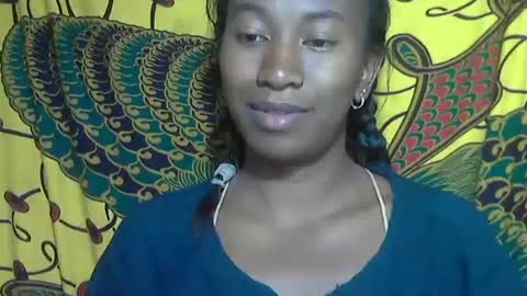 Snapshot of minouch211907 chatting on October 15, 1:50 am minouch211907 online show from October 15, 1:50 am