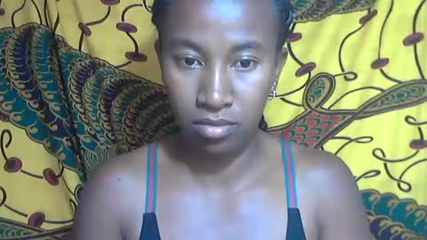 Snapshot of minouch211907 chatting on October 17, 9:01 am minouch211907 online show from October 17, 9:01 am