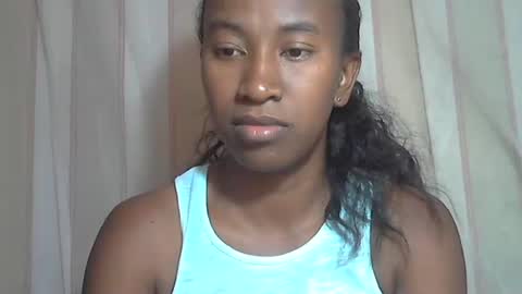 Snapshot of minouch211907 chatting on October 19, 9:54 am minouch211907 online show from October 19, 9:54 am