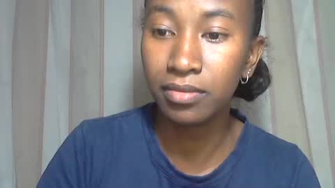 Snapshot of minouch211907 chatting on November 6, 8:43 pm minouch211907 online show from November 6, 8:43 pm