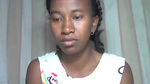 Snapshot of minouch211907 chatting on November 12, 2:45 am minouch211907 online show from November 12, 2:45 am