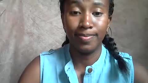 Snapshot of minouch211907 chatting on November 18, 10:31 am minouch211907 online show from November 18, 10:31 am