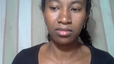 Snapshot of minouch211907 chatting on November 19, 2:33 am minouch211907 online show from November 19, 2:33 am