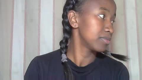 Snapshot of minouch211907 chatting on December 14, 1:27 pm minouch211907 online show from December 14, 1:27 pm