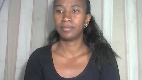 minouch211907 online show from January 13, 2:39 am