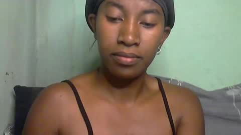 minouch211907 online show from May 2, 2:49 am