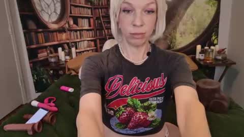 Tessa Rae online show from June 25, 5:50 pm