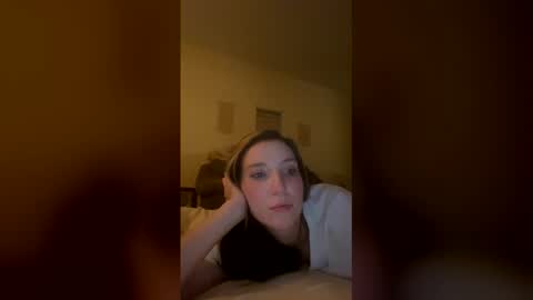 Snapshot of minxxxi chatting on December 3, 7:27 am Minxxxi online show from December 3, 7:27 am