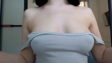 lia online show from June 15, 8:27 am