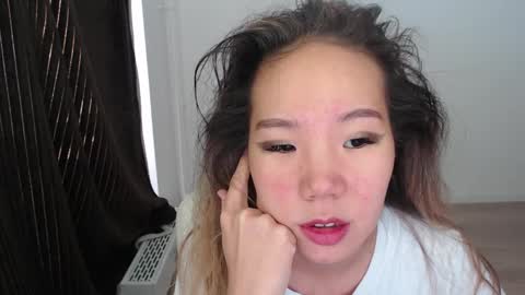 mira_g online show from October 22, 1:11 pm