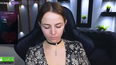 Snapshot of mira_mermayd chatting on December 6, 4:58 am Mira online show from December 6, 4:58 am