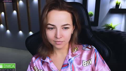 Snapshot of mira_mermayd chatting on December 10, 8:08 am Mira online show from December 10, 8:08 am