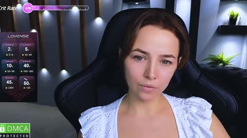 Snapshot of mira_mermayd chatting on December 10, 11:11 am Mira online show from December 10, 11:11 am