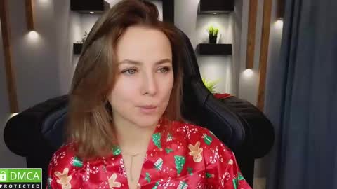 Snapshot of mira_mermayd chatting on December 21, 1:26 am Mira online show from December 21, 1:26 am