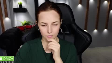 Snapshot of mira_mermayd chatting on December 22, 4:17 am Mira online show from December 22, 4:17 am