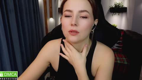 Snapshot of mira_mermayd chatting on December 28, 7:44 am Mira online show from December 28, 7:44 am