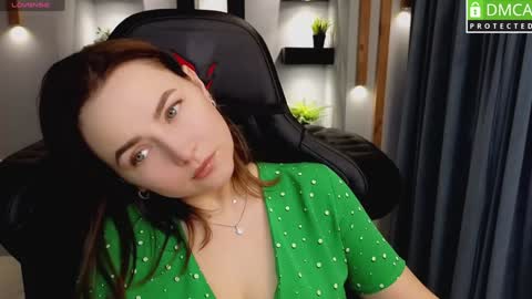 Snapshot of mira_mermayd chatting on January 29, 1:27 am Mira online show from January 29, 1:27 am