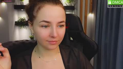 Snapshot of mira_mermayd chatting on February 22, 1:22 am Mira online show from February 22, 1:22 am