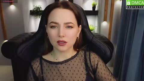 Snapshot of mira_mermayd chatting on March 7, 2:04 am Mira online show from March 7, 2:04 am