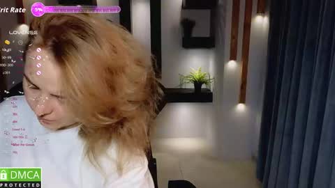 Snapshot of mira_mermayd chatting on September 19, 8:05 am Mira online show from September 19, 8:05 am