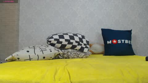 Snapshot of mira_one_ chatting on December 27, 11:50 am mira_one_ online show from December 27, 11:50 am