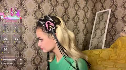 Snapshot of mirabella333 chatting on November 6, 6:53 pm mirabella333 online show from November 6, 6:53 pm