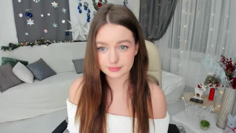 Snapshot of miraclecurly chatting on January 14, 4:29 pm Emma online show from January 14, 4:29 pm