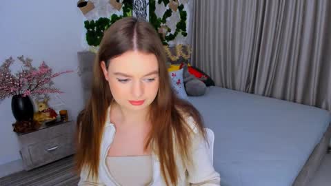 Snapshot of miraclecurly chatting on January 24, 4:06 pm Emma online show from January 24, 4:06 pm
