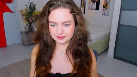 Snapshot of miraclecurly chatting on February 5, 1:11 pm Emma online show from February 5, 1:11 pm