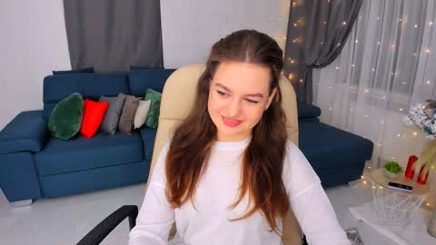 Snapshot of miraclecurly chatting on February 7, 1:15 am Emma online show from February 7, 1:15 am