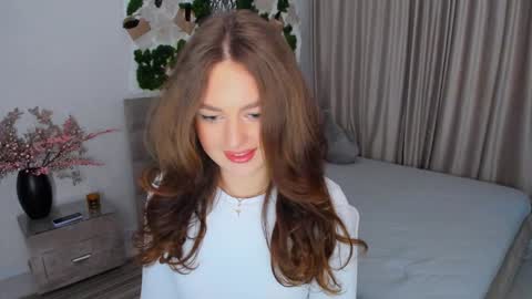 Snapshot of miraclecurly chatting on February 8, 1:22 pm Emma online show from February 8, 1:22 pm