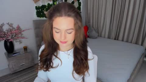 Snapshot of miraclecurly chatting on February 8, 4:36 pm Emma online show from February 8, 4:36 pm