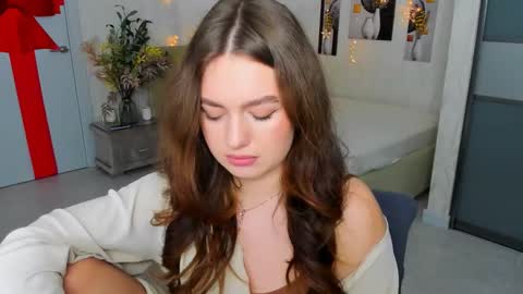 Snapshot of miraclecurly chatting on February 11, 7:27 pm Emma online show from February 11, 7:27 pm