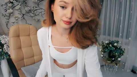 Snapshot of miraclecurly chatting on September 30, 4:12 pm Emma online show from September 30, 4:12 pm