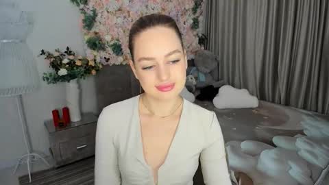 Snapshot of miraclecurly chatting on October 16, 7:15 pm Emma online show from October 16, 7:15 pm