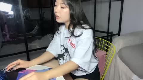 Snapshot of mirafloat chatting on November 6, 11:22 am mirafloat online show from November 6, 11:22 am