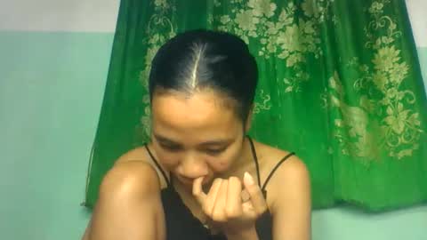 Snapshot of mirah881 chatting on June 8, 6:03 am mirah881 online show from June 8, 6:03 am