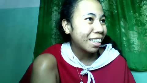 Snapshot of mirah881 chatting on June 11, 7:34 pm mirah881 online show from June 11, 7:34 pm