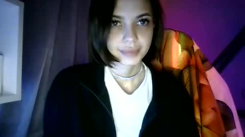 MiraLaPics online show from April 20, 6:09 pm