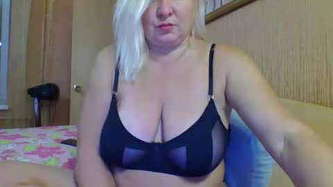 Snapshot of miranda_robinson chatting on September 21, 3:35 pm Miranda online show from September 21, 3:35 pm