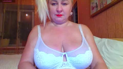 Snapshot of miranda_robinson chatting on October 1, 6:03 pm Miranda online show from October 1, 6:03 pm