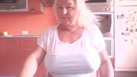Snapshot of miranda_robinson chatting on June 25, 3:28 am Miranda online show from June 25, 3:28 am