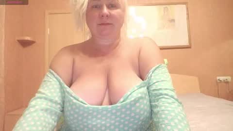 Snapshot of miranda_robinson chatting on June 29, 3:56 pm Miranda online show from June 29, 3:56 pm