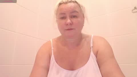 Snapshot of miranda_robinson chatting on July 20, 9:01 am Miranda online show from July 20, 9:01 am