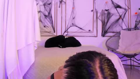 Miranda online show from November 2, 1:02 pm