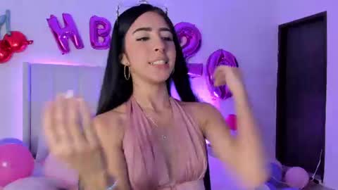 Snapshot of mirandaa_rogers chatting on July 1, 7:13 pm Miranda Rogers online show from July 1, 7:13 pm