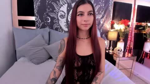 Snapshot of mirandaaduboiss chatting on May 3, 1:50 pm Miranda online show from May 3, 1:50 pm