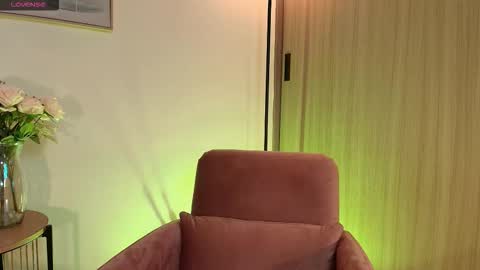 Miranda Shaw online show from February 28, 10:33 pm