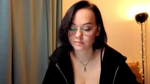 Snapshot of miraskyy chatting on November 5, 4:29 pm MiraSkyy online show from November 5, 4:29 pm